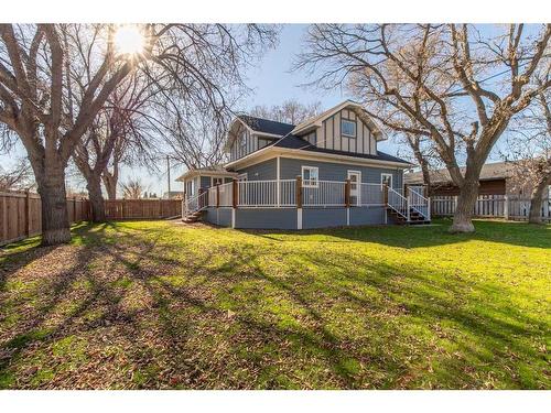 232 3 Avenue E, Bow Island, AB - Outdoor With Deck Patio Veranda