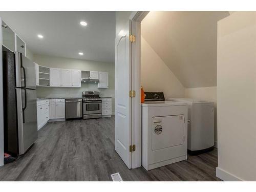 232 3 Avenue E, Bow Island, AB - Indoor Photo Showing Laundry Room