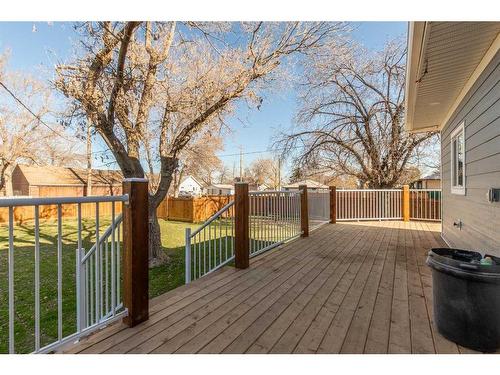 232 3 Avenue E, Bow Island, AB - Outdoor With Deck Patio Veranda