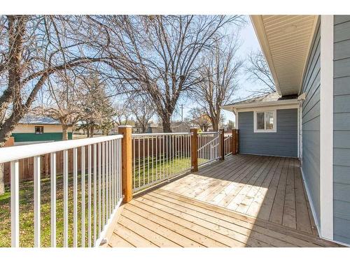 232 3 Avenue E, Bow Island, AB - Outdoor With Deck Patio Veranda With Exterior