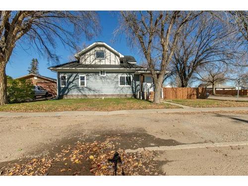 232 3 Avenue E, Bow Island, AB - Outdoor