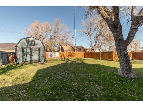 232 3 Avenue E, Bow Island, AB - Outdoor