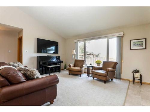 103038 Rge Rd 165, Rural Taber, M.D. Of, AB - Indoor Photo Showing Living Room