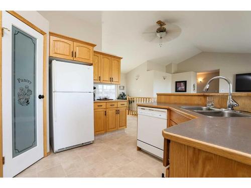 103038 Rge Rd 165, Rural Taber, M.D. Of, AB - Indoor Photo Showing Kitchen With Double Sink