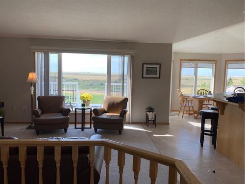 103038 Rge Rd 165, Rural Taber, M.D. Of, AB - Indoor Photo Showing Living Room