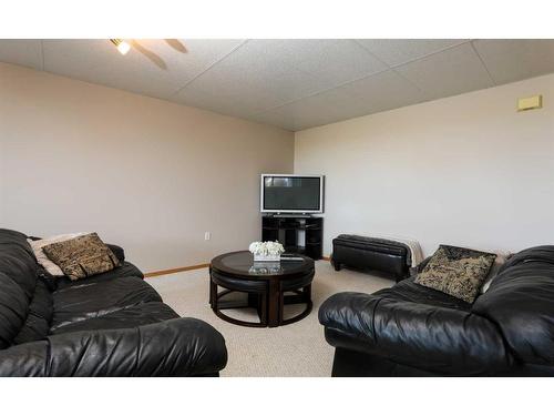 103038 Rge Rd 165, Rural Taber, M.D. Of, AB - Indoor Photo Showing Living Room