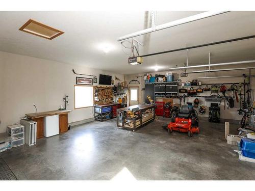 103038 Rge Rd 165, Rural Taber, M.D. Of, AB - Indoor Photo Showing Garage