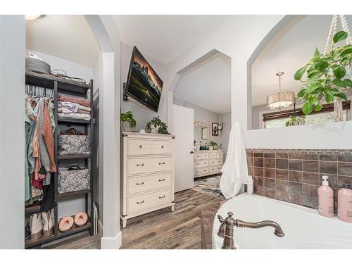 1232 12 Avenue South, Lethbridge, AB - Indoor Photo Showing Bathroom