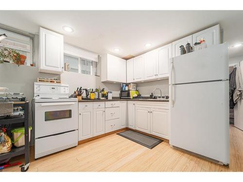 1232 12 Avenue South, Lethbridge, AB - Indoor Photo Showing Kitchen