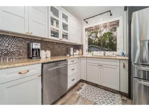 1232 12 Avenue South, Lethbridge, AB - Indoor Photo Showing Kitchen With Upgraded Kitchen