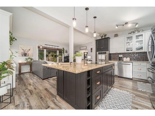 1232 12 Avenue South, Lethbridge, AB - Indoor Photo Showing Kitchen With Upgraded Kitchen