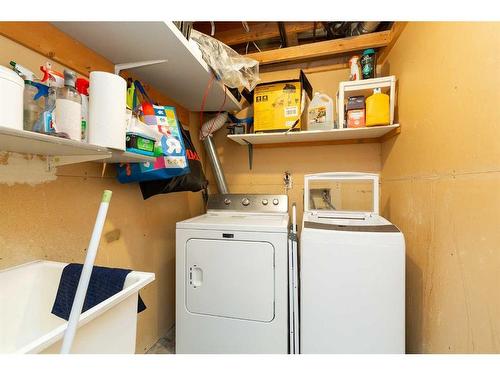 112 Mt Blakiston Road West, Lethbridge, AB - Indoor Photo Showing Laundry Room