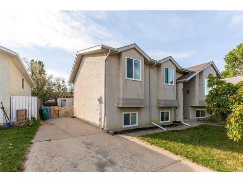 112 Mt Blakiston Road West, Lethbridge, AB - Outdoor