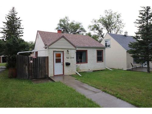 922 11 Street South, Lethbridge, AB - Outdoor