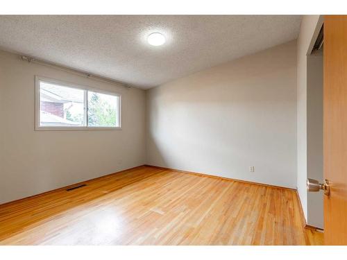 2109 26 Street South, Lethbridge, AB - Indoor Photo Showing Other Room