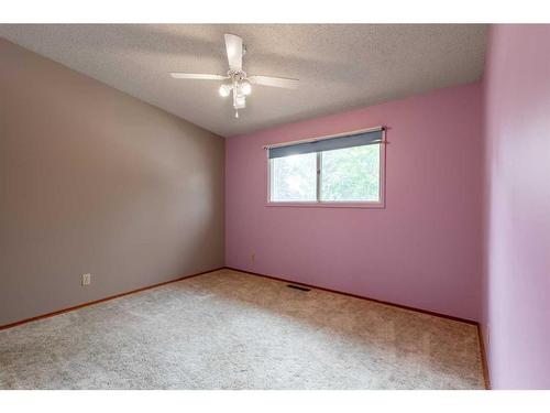 2109 26 Street South, Lethbridge, AB - Indoor Photo Showing Other Room