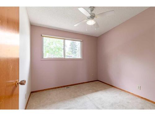 2109 26 Street South, Lethbridge, AB - Indoor Photo Showing Other Room