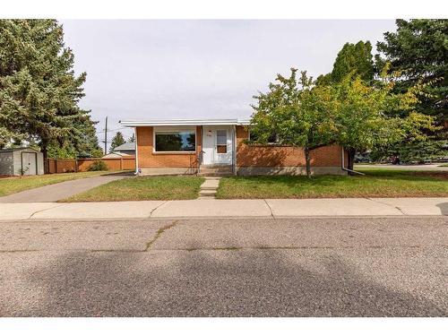 2109 26 Street South, Lethbridge, AB - Outdoor