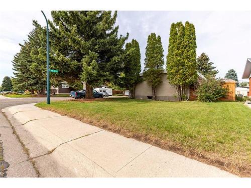 2109 26 Street South, Lethbridge, AB - Outdoor