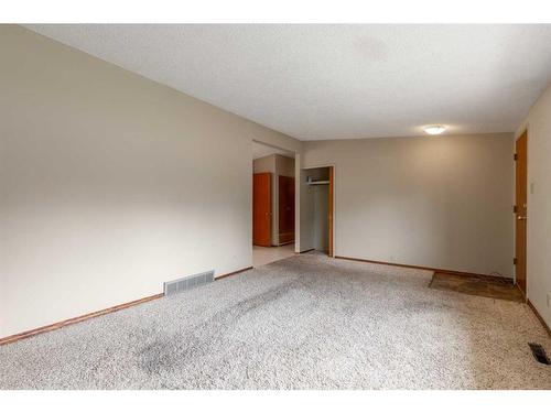 2109 26 Street South, Lethbridge, AB - Indoor Photo Showing Other Room