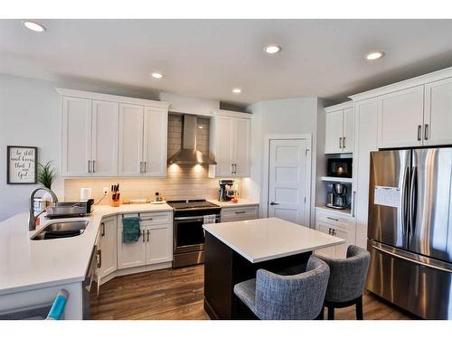 761 Atlantic Cove West, Lethbridge, AB - Indoor Photo Showing Kitchen With Stainless Steel Kitchen With Double Sink With Upgraded Kitchen