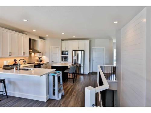 761 Atlantic Cove West, Lethbridge, AB - Indoor Photo Showing Kitchen With Stainless Steel Kitchen With Upgraded Kitchen