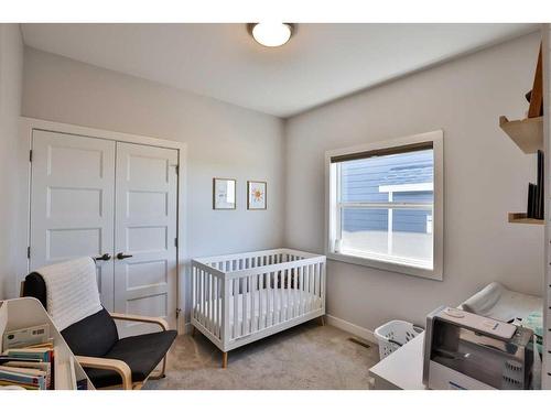 761 Atlantic Cove West, Lethbridge, AB - Indoor Photo Showing Bedroom