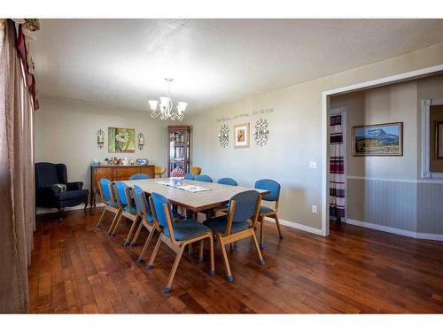 2007 15 Street, Coaldale, AB - Indoor Photo Showing Dining Room