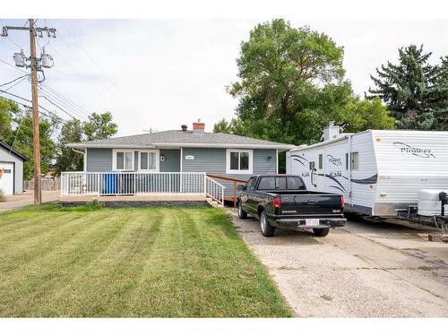 2007 15 Street, Coaldale, AB - Outdoor With Deck Patio Veranda