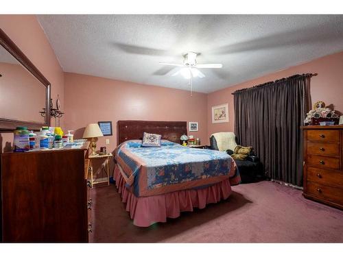 2007 15 Street, Coaldale, AB - Indoor Photo Showing Bedroom