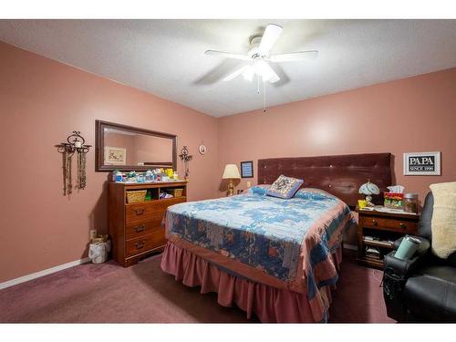 2007 15 Street, Coaldale, AB - Indoor Photo Showing Bedroom