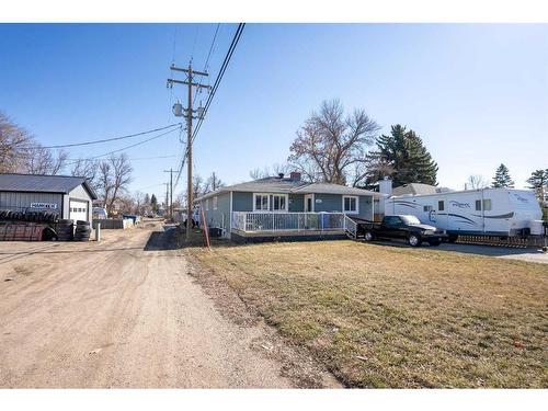 2007 15 Street, Coaldale, AB - Outdoor With Deck Patio Veranda