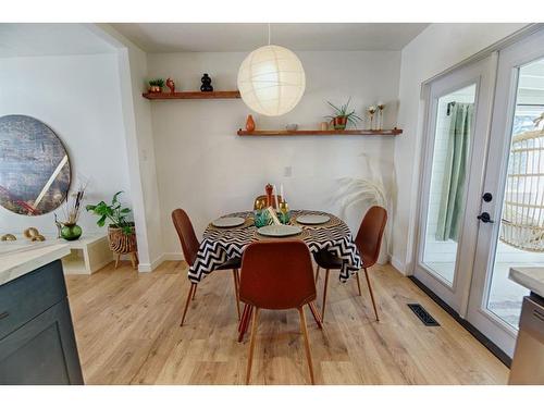 2414 14 Street North, Lethbridge, AB - Indoor Photo Showing Dining Room