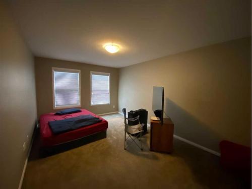 799 Silkstone Close West, Lethbridge, AB - Indoor Photo Showing Bedroom