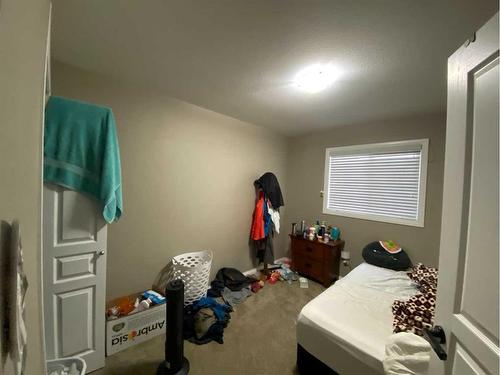 799 Silkstone Close West, Lethbridge, AB - Indoor Photo Showing Bedroom