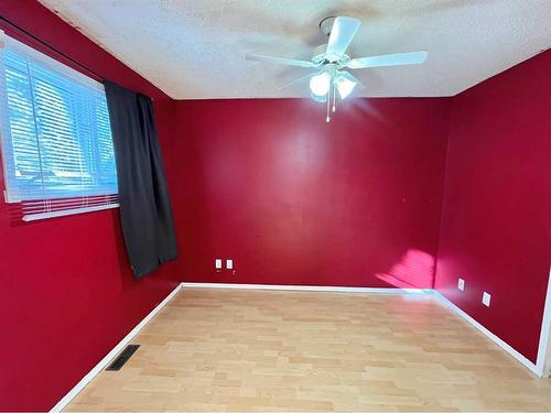 1829 7 Avenue North, Lethbridge, AB - Indoor Photo Showing Other Room