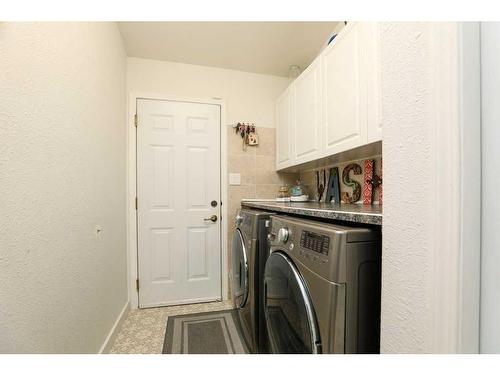 2803 48 Avenue South, Lethbridge, AB - Indoor Photo Showing Laundry Room