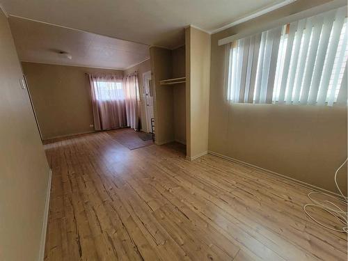 137 14 Street North, Lethbridge, AB - Indoor Photo Showing Other Room