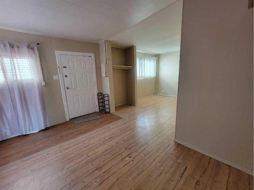 137 14 Street North, Lethbridge, AB - Indoor Photo Showing Other Room