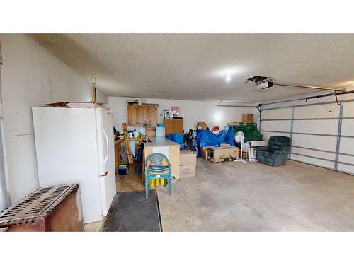 2021 17 Street North, Lethbridge, AB - Indoor Photo Showing Garage