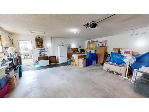 2021 17 Street North, Lethbridge, AB - Indoor Photo Showing Garage