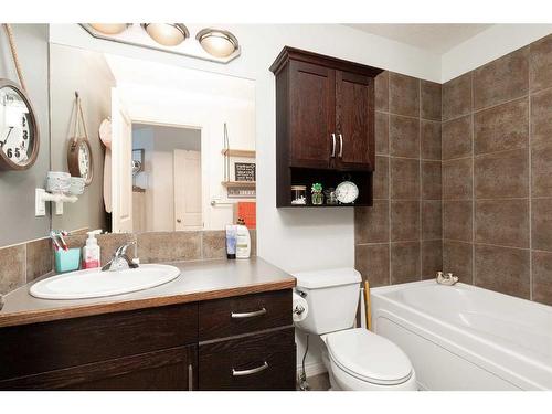 254 Firelight Crescent West, Lethbridge, AB - Indoor Photo Showing Bathroom