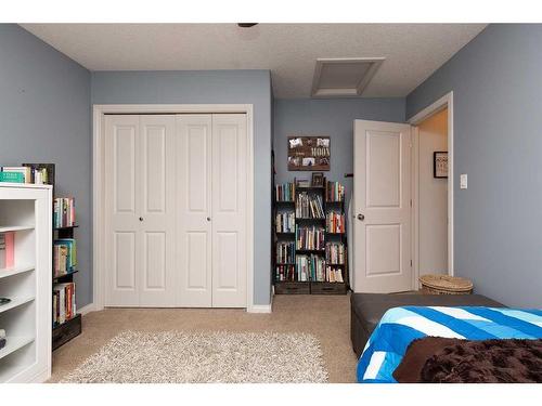 254 Firelight Crescent West, Lethbridge, AB - Indoor Photo Showing Bedroom