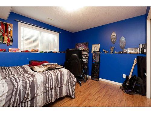 254 Firelight Crescent West, Lethbridge, AB - Indoor Photo Showing Bedroom