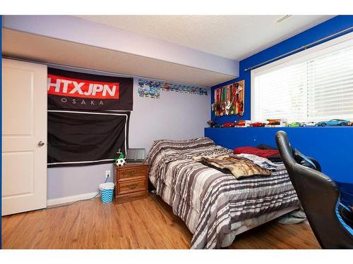 254 Firelight Crescent West, Lethbridge, AB - Indoor Photo Showing Bedroom