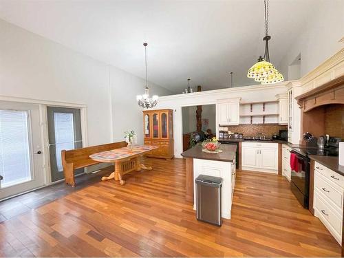 4330 4Th Avenue South, Lethbridge, AB - Indoor Photo Showing Kitchen With Upgraded Kitchen