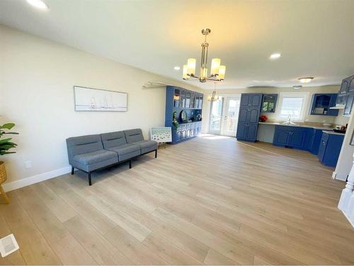 4330 4Th Avenue South, Lethbridge, AB - Indoor Photo Showing Living Room