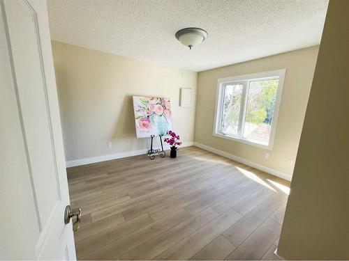 4330 4Th Avenue South, Lethbridge, AB - Indoor Photo Showing Other Room