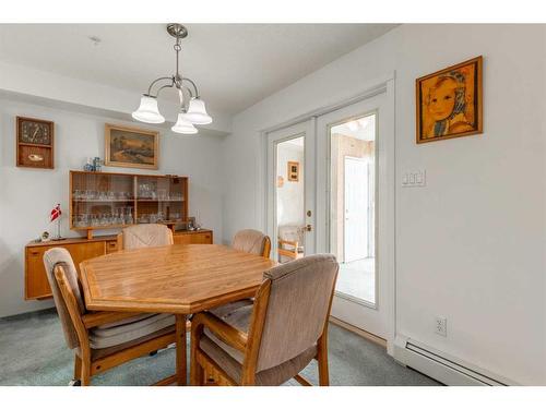 317-100 2 Avenue South, Lethbridge, AB - Indoor Photo Showing Dining Room