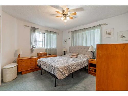 317-100 2 Avenue South, Lethbridge, AB - Indoor Photo Showing Bedroom